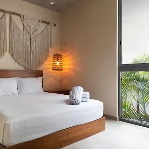 Luxury And Family In La Veleta Hotel