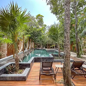 Amaka Calma Hotel